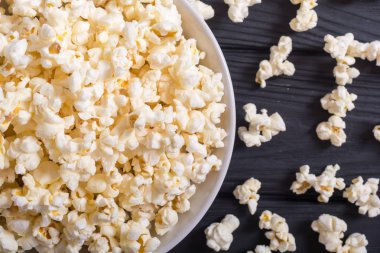 Kase patlamış mısır snack. Pop corn wath sinema için hazır