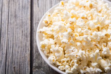 Kase patlamış mısır snack. Pop corn wath sinema için hazır