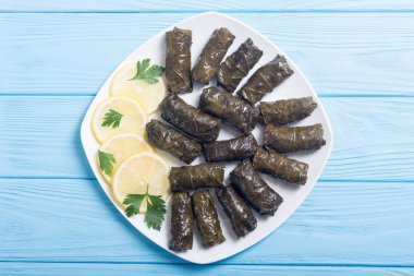 Dolma üzüm Vines pirinç, et ve baharatlar ile gelen
