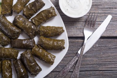 Dolma üzüm Vines pirinç, et ve baharatlar ile gelen