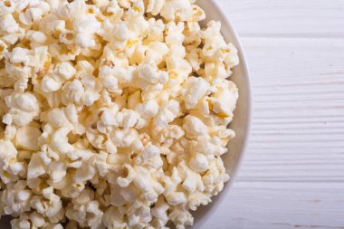 Kase patlamış mısır snack. Pop corn wath sinema için hazır