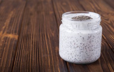 Chia tohum yogyrt puding. Sağlıklı gıda. Superfood