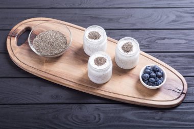 Chia tohum yogyrt puding. Sağlıklı gıda. Superfood
