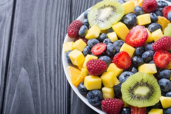 Ensalada Frutas Bayas Frescas Vitamina Sana Fondo Los Alimentos — Foto de Stock