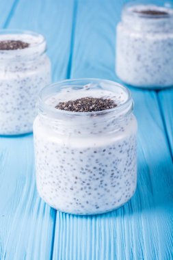 Chia tohum yogyrt puding. Sağlıklı gıda. Superfood