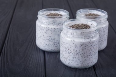 Chia tohum yogyrt puding. Sağlıklı gıda. Superfood