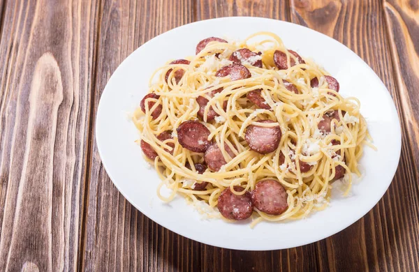 Спагетті Макарони Ковбаси Сиру Пармезан Італійська Кухня — стокове фото