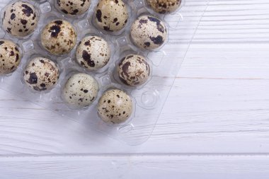 Ham qail yumurta arka plan. Sağlıklı doğal gıda