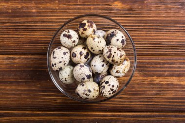 Ham qail yumurta arka plan. Sağlıklı doğal gıda