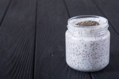 Chia tohum yogyrt puding. Sağlıklı gıda. Superfood