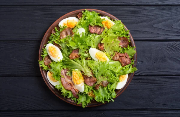 Frisse Salade Met Spek Eieren Lattuce — Stockfoto