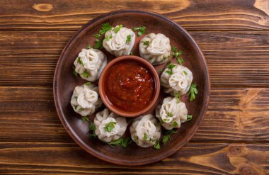 Gürcü köfte Hıngel domates sosu ve maydanoz ile