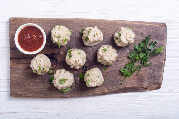 Dumplings Georgianos Khinkali Con Salsa Tomate Perejil — Foto de Stock