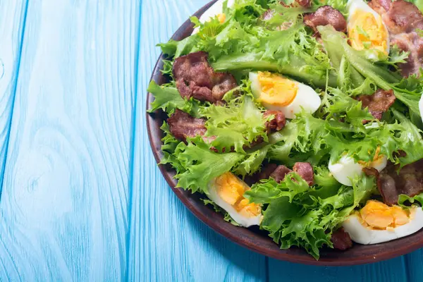 Salada Fresca Com Bacon Ovos Lattuce — Fotografia de Stock