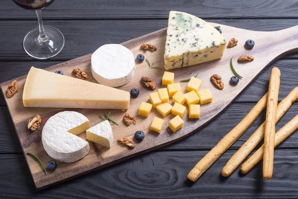 Sortimento Queijo Brie Camembert Parmesão Roquefort — Fotografia de Stock