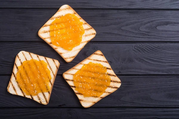 Hausgemachte Orangenmarmelade Toast Auf Holztisch Fruchtfrühstück — Stockfoto