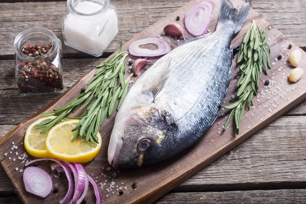 Peixe Dorado Cru Ingridient Para Cozinhar Alimentos Para Mar — Fotografia de Stock