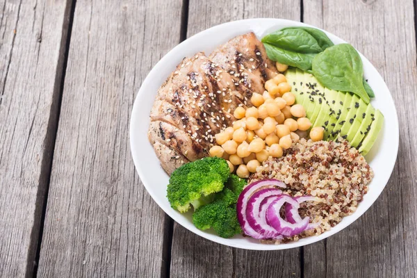 Buddha Bowl Met Broccoli Quinoa Gegrilde Kip Avocado Spinazie Gezond — Stockfoto