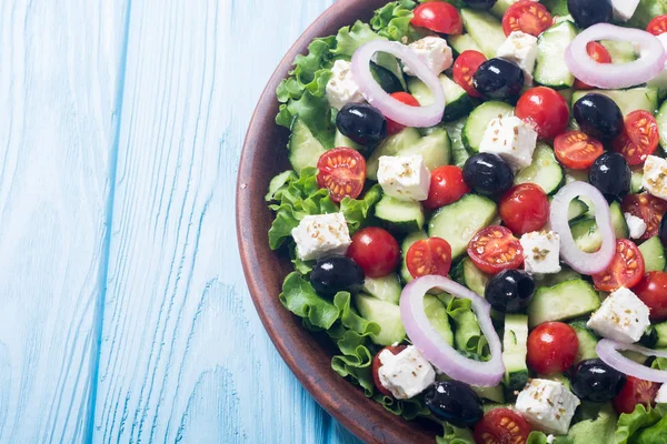 Insalata Greca Verdure Fresche Cibo Sano Sfondo Legno — Foto Stock