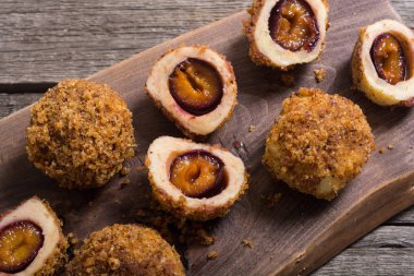 Geleneksel Avusturya Erik köfte. Tatlı ev yapımı tatlı