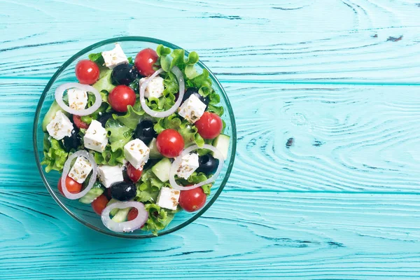 Insalata Greca Verdure Fresche Cibo Sano Sfondo Legno — Foto Stock