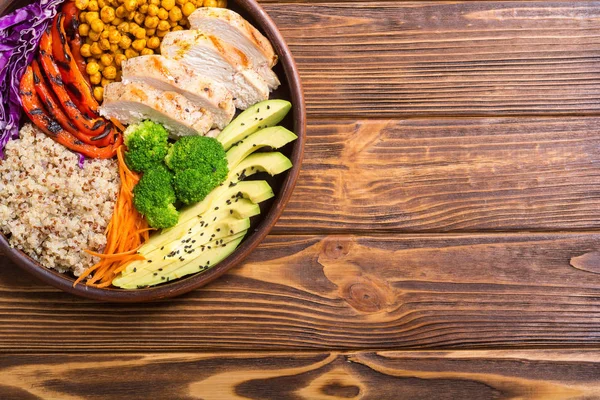 Buddha Bowl Met Avocado Kip Peper Quinoa Kikkererwten Gezonde Voeding — Stockfoto