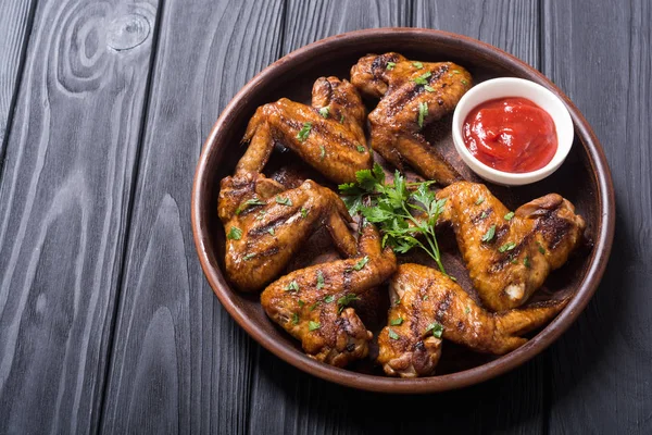 Hot Bbq Sayap Ayam Panggang Dengan Saus Tomat Makanan Barbekyu — Stok Foto