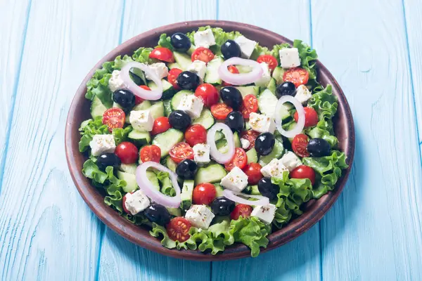 Insalata Greca Verdure Fresche Cibo Sano Sfondo Legno — Foto Stock