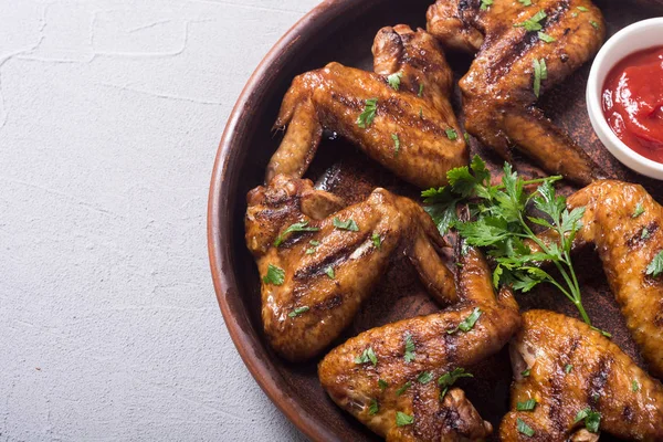 Quente Bbq Asas Frango Grelhadas Com Molho Tomate Comida Para — Fotografia de Stock