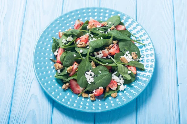 Erdbeersalat Mit Spinat Käse Und Walnuss Gesunde Ernährung — Stockfoto