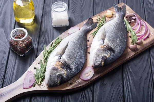 Roher Dorado Fisch Und Zutat Zum Kochen Meeresfrüchte — Stockfoto