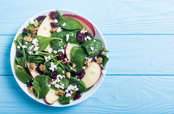 Herbstspinatsalat Mit Apfel Käse Walnuss Und Getrockneten Preiselbeeren Gesunde Vegetarische — Stockfoto