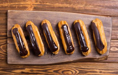 Fransız tatlı pasta çikolata ile. Lezzetli yemek arka plan