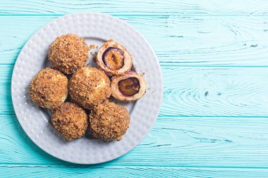 Geleneksel Avusturya Erik köfte. Tatlı ev yapımı tatlı