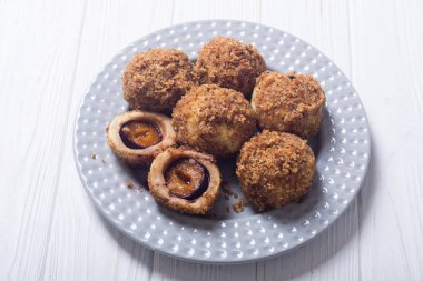 Geleneksel Avusturya Erik köfte. Tatlı ev yapımı tatlı