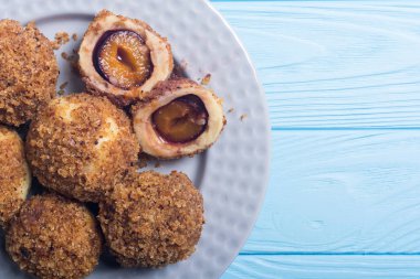 Geleneksel Avusturya Erik köfte. Tatlı ev yapımı tatlı