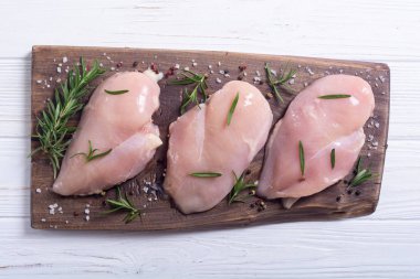 Madde ile çiğ tavuk göğsü (fileto). Et arka plan