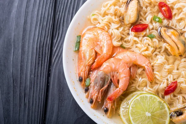 stock image Instant noodles soup with shrimps and mssels . Asian food