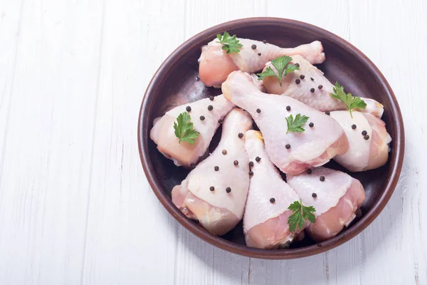 Patas Pollo Crudo Con Especias Perejil Fondo Alimentario — Foto de Stock