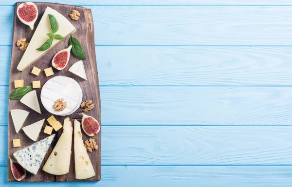 Quadro Queijo Com Queijo Brie Parmesão Camembert Dorblu Comida Prancha — Fotografia de Stock