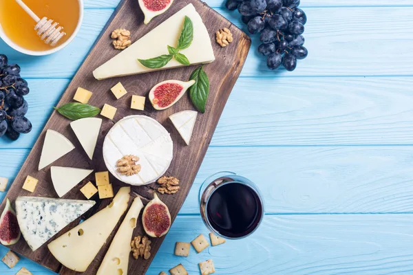 Quadro Queijo Com Queijo Brie Parmesão Camembert Dorblu Comida Prancha — Fotografia de Stock