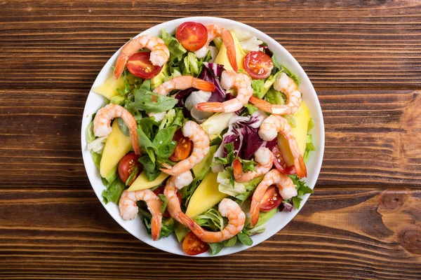 Mistura Salada Com Camarões Abacate Tomates Cereja Fundo Alimentar Saudável — Fotografia de Stock