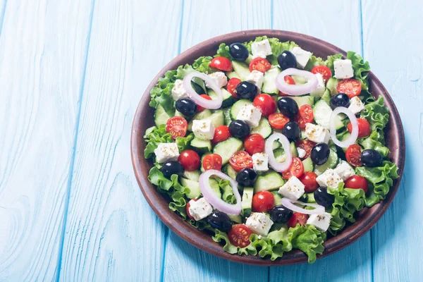 Insalata Greca Verdure Fresche Cibo Sano Sfondo Legno — Foto Stock