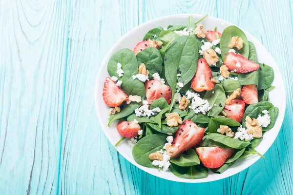 Erdbeersalat Mit Spinat Käse Und Walnuss Gesunde Ernährung — Stockfoto