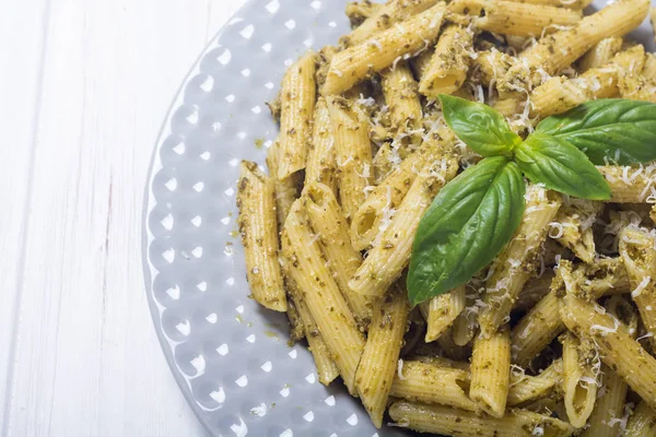 İtalyan penne makarna sosu pesto ile