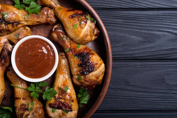 Tavuk budu barbekü gıda arka plan domates soslu ızgara