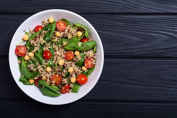 Salade Épinards Quinoa Tomates Pois Chiches Superaliment Végétalien Sain — Photo