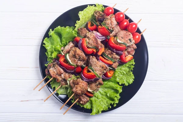 Xixi Porco Grelhado Kebab Espetos Com Verduras Fundo Alimentar Shashlik — Fotografia de Stock