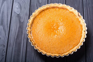 Ev yapımı Amerikan geleneksel kabak pasta. Sonbahar gıda arka plan