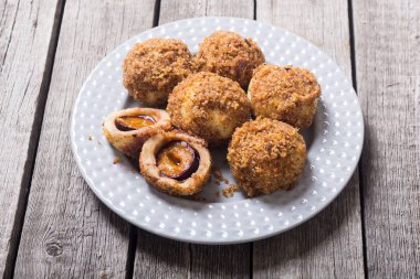 Geleneksel Avusturya Erik köfte. Tatlı ev yapımı tatlı